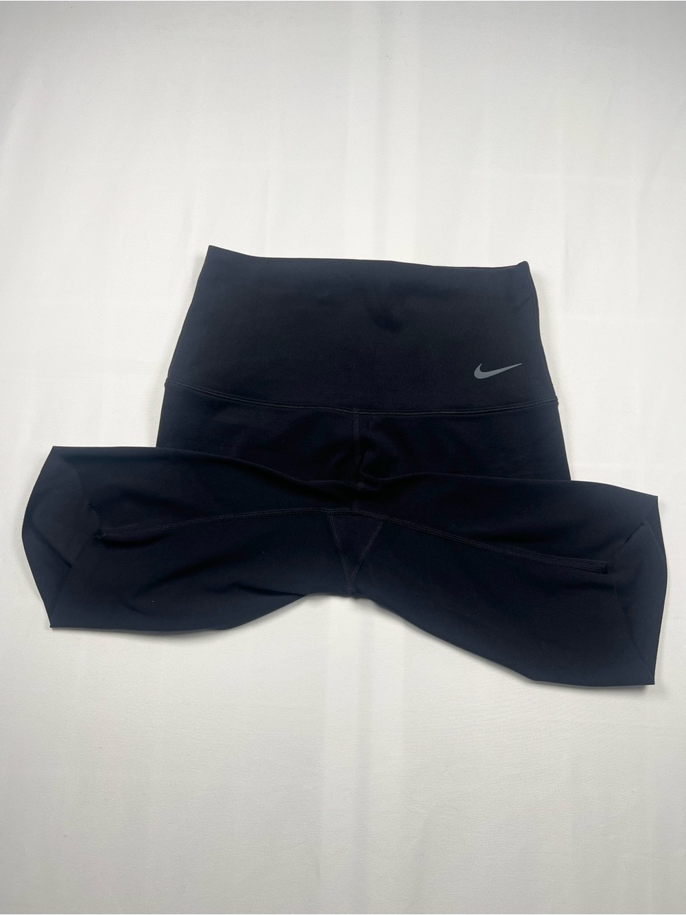 Nike Women’s Highwaist Zenvy Dri-Fit 8” Biker Short - Picture 6 of 14